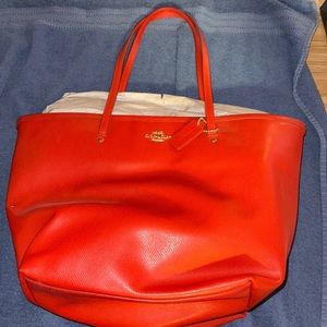 NWT LARGE CORAL COACH TOTE
